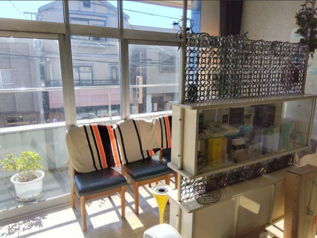 売中古戸建　富士市今泉1丁目の内装|待合スペ－スです。やわらかな陽光が注ぎます。
