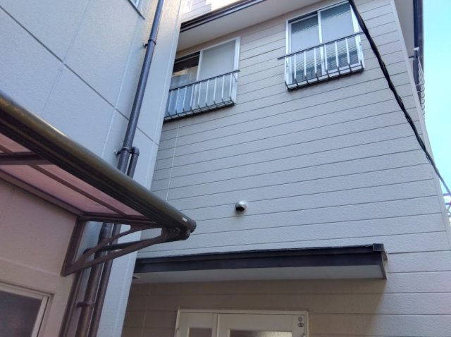 売中古戸建　富士市今泉1丁目の外観|敷地内に店舗と自宅が併設しています。仕事と家庭の両立がしやすい点も大きな魅力です。