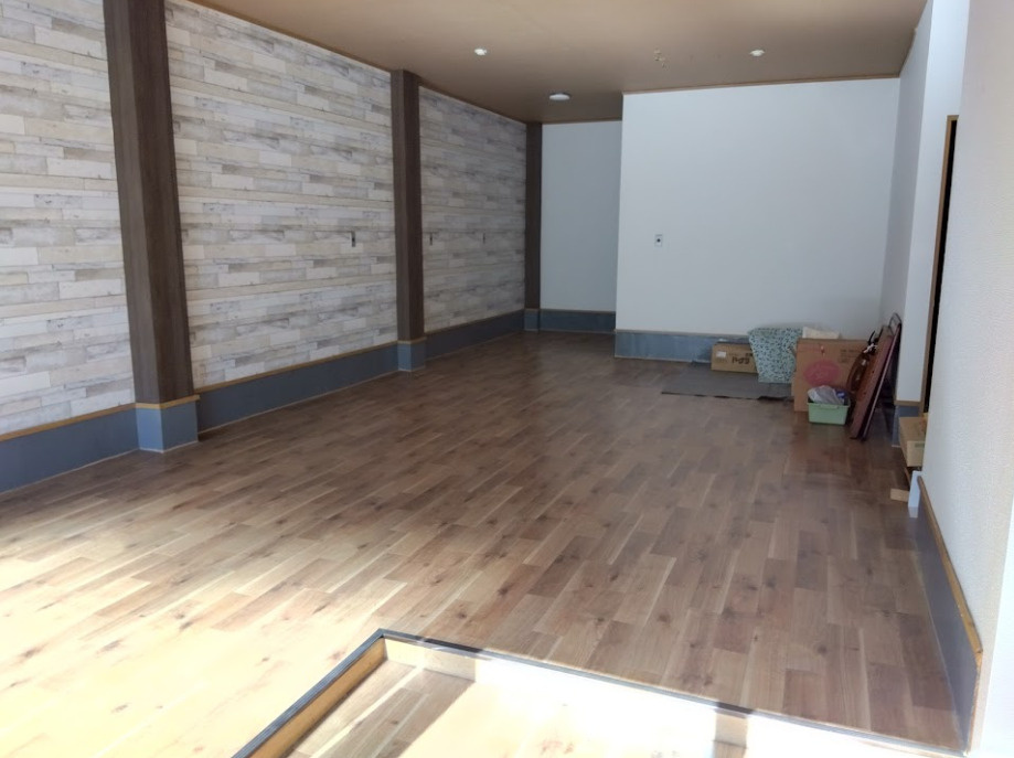 売中古戸建　富士市今泉1丁目の居間・リビング|事務所などにもご利用いただけます。サロンや教室にもおすすめです。