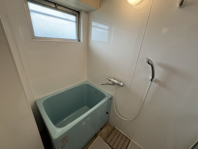 白子台ハイムの浴室