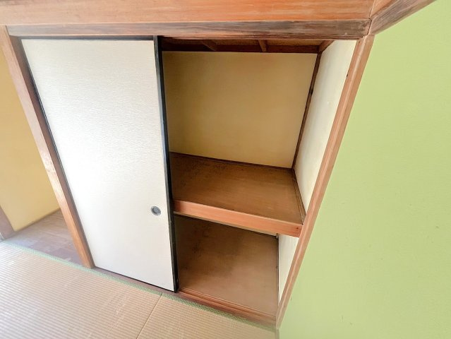 上間戸建ての収納