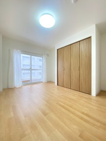 中の島クロスハイツの洋室