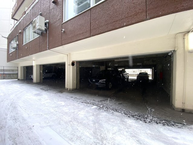 中の島クロスハイツの駐車場