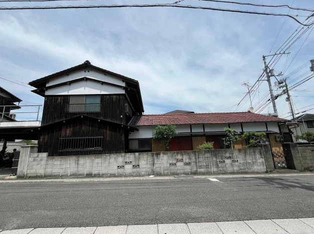 西連寺町1丁目　売土地の前面道路含む現地写真