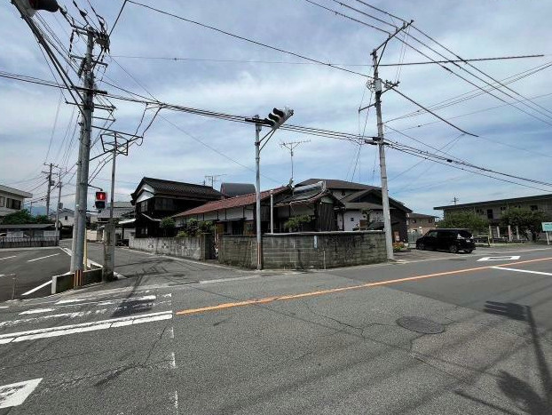 西連寺町1丁目　売土地の前面道路含む現地写真