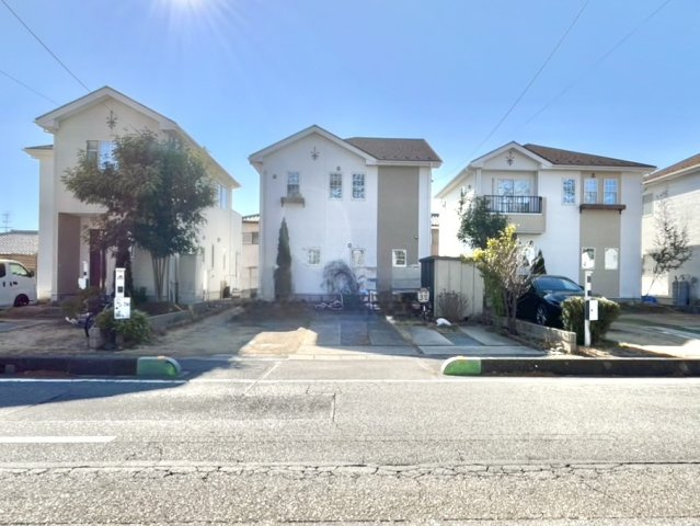 【中古戸建】邑楽郡大泉町吉田の外観|■外観｜ここから始まる「日常」はご家族にとってかけがえのない時間となります。少しでも豊かに、快適に。