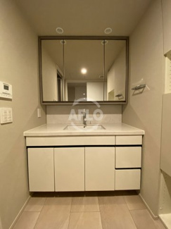 【独立洗面台】 | グランドメゾン北堀江レジデンス　堀江小学校 | グランドメゾン北堀江レジデンス