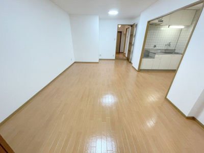 【居間・リビング】 | イプシロンB棟　311 | ※内観写真は間取改造後の同型タイプＢ棟212号（2023．11）撮影分を代用・準備中