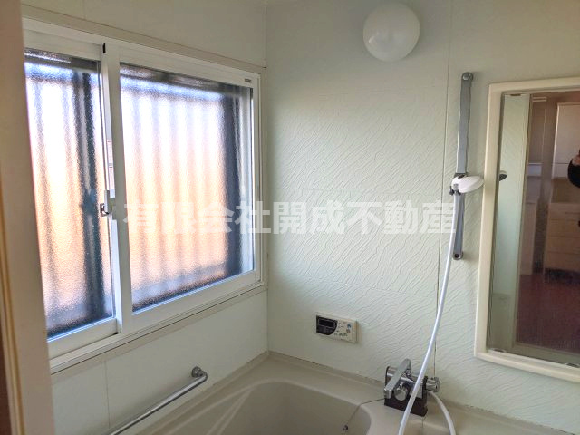 岡山市中区海吉　売家の浴室