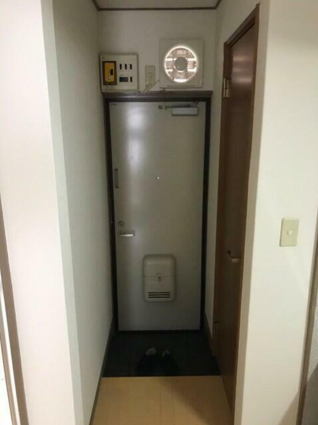 ストーリオ上高田の玄関