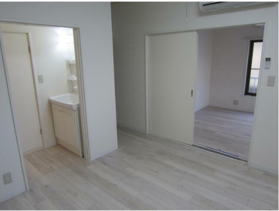 伸光ハイツ若宮の居間・リビング