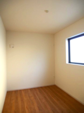 【洋室】 | Terrechez奥田1期1号棟 | 窓から光の差し込む洋室です♪