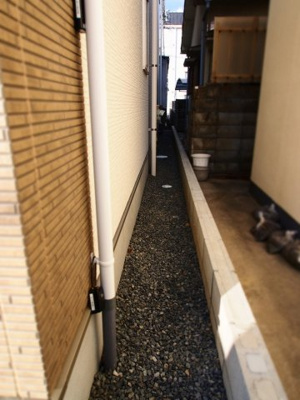 【周辺】 | Terrechez奥田1期1号棟 | お隣との幅もあるので安心。