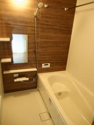 【浴室】 | Terrechez奥田1期1号棟 | お子様と一緒のバスタイムも広々と