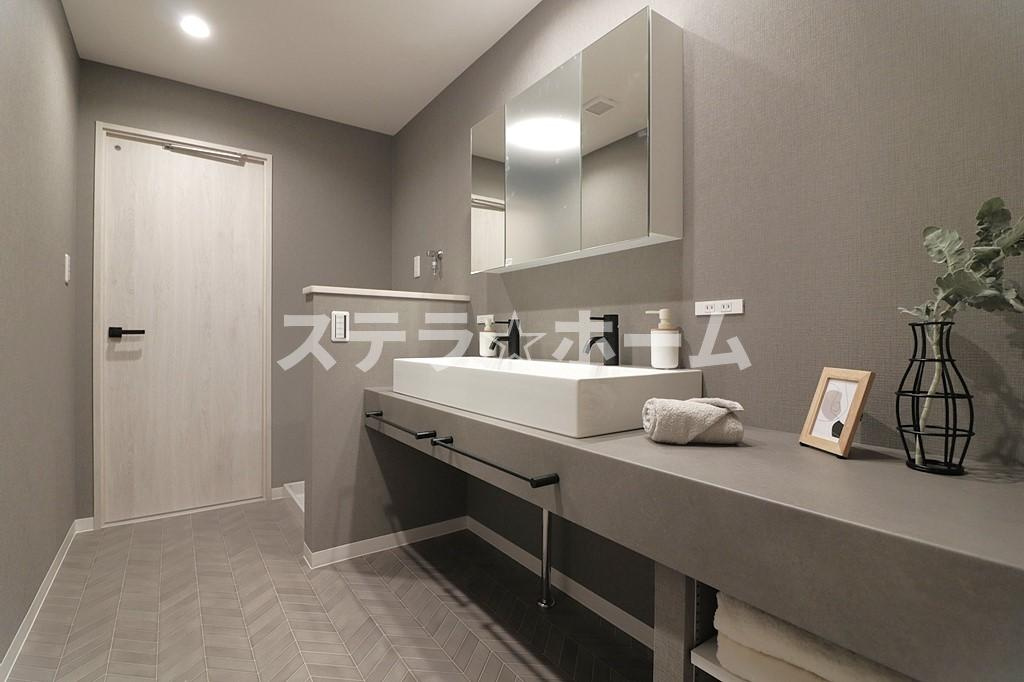 豊中柴原シティハウスの独立洗面台|独立洗面台あり、毎朝おしゃれに忙しい女性の方におすすめです