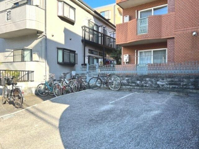 ソレイユときわＶの駐車場