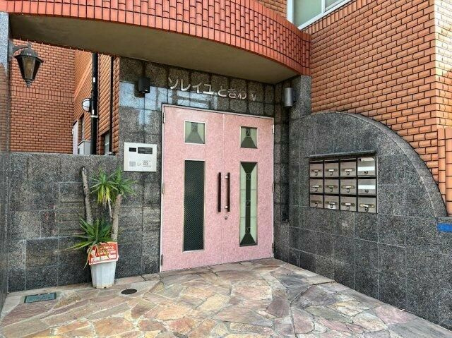 ソレイユときわＶのエントランス