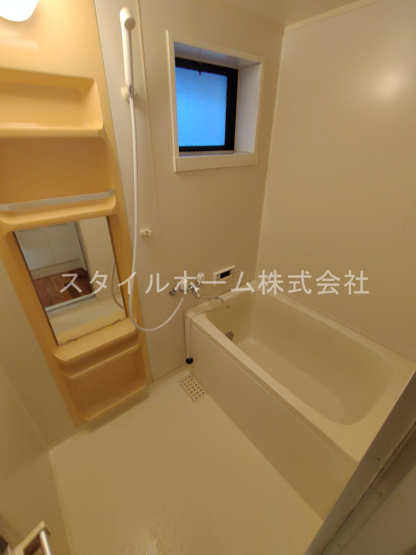 【浴室】 | ユトリロ新栄 B棟