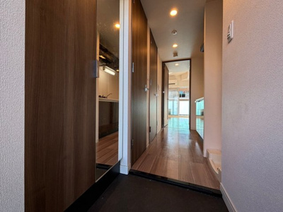 【玄関】 | プレサンスSAKAEフロント | 明るい玄関です