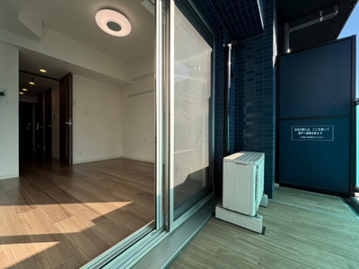 【バルコニー】 | プレサンスSAKAEフロント | 開放的で明るい空間を演出してくれるバルコニーです