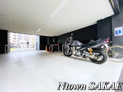 【駐車場】 | プレサンスSAKAEフロント | 駐車場があります