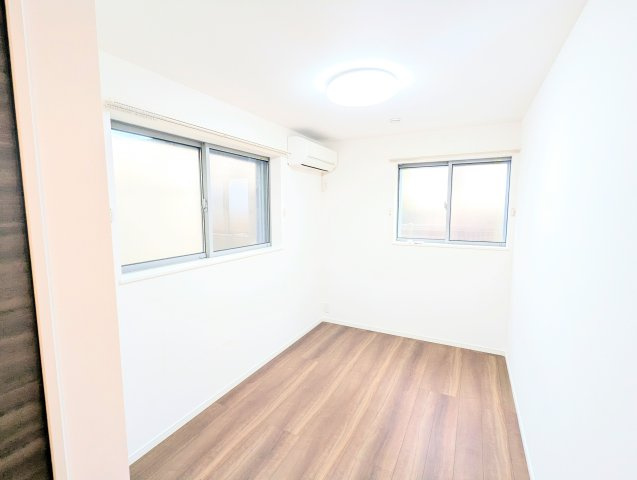 葛飾区新宿５丁目の戸建の寝室