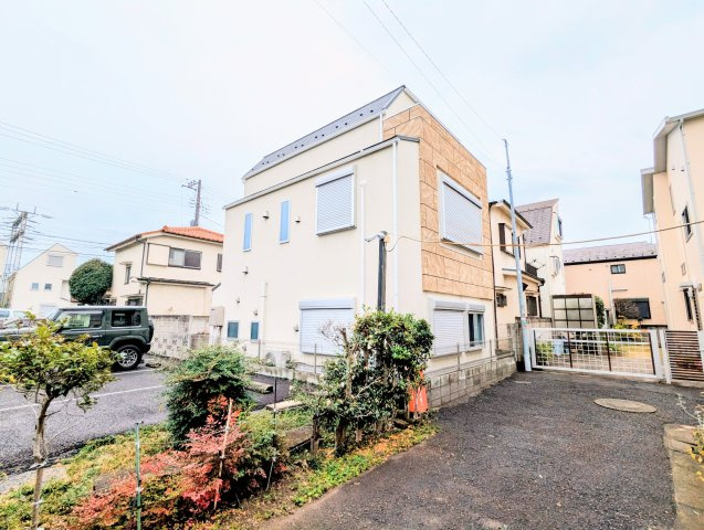 葛飾区新宿５丁目の戸建の外観|～角地風の開放的な立地～
