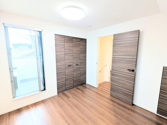 葛飾区新宿５丁目の戸建の洋室