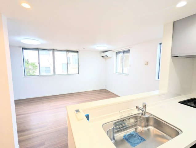 葛飾区新宿５丁目の戸建の居間・リビング