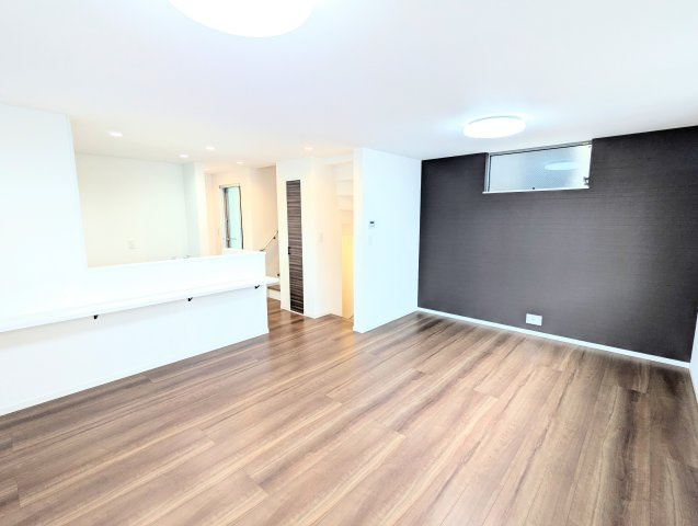 葛飾区新宿５丁目の戸建の居間・リビング