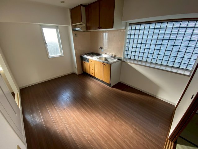 TMビルの居間・リビング