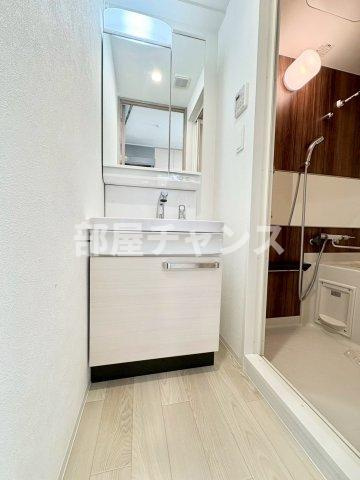 プレサンス名古屋菊井セルカの独立洗面台