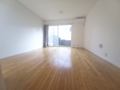 【居間・リビング】 | ロングアイランド | LDK約10帖