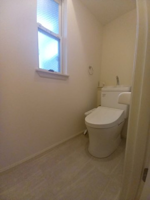 【トイレ】 | ロングアイランド | 温水洗浄便座