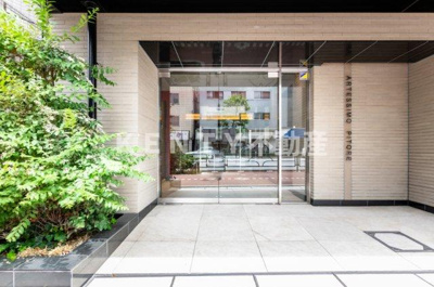 【エントランス】 | ARTESSIMO PITORE | 落ち着いたエントランスです