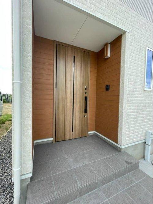 石垣市石垣戸建E棟の玄関|石垣市戸建て｜アイランドリゾート沖縄