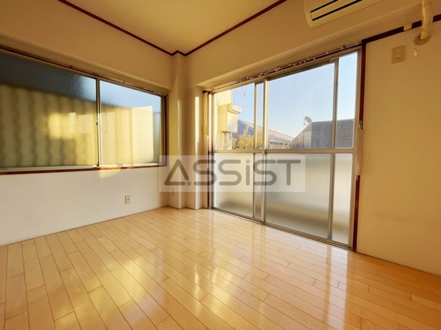 久田マンションの居間・リビング