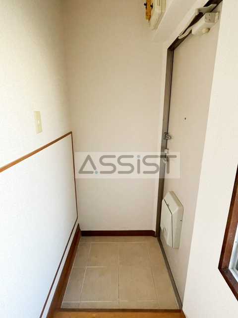 久田マンションの玄関