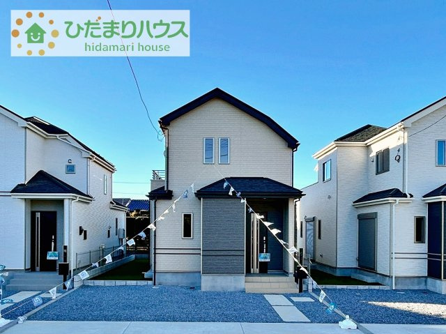 【外観】 | 土浦市烏山4丁目　新築戸建　D号棟 | カースペース3台ＯＫ！来客用にもスペースを確保できて安心ですね(^^)/