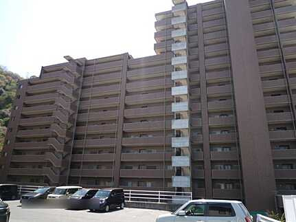 ヴィラージュ海田東棟の外観