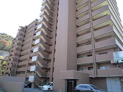 ヴィラージュ海田東棟の外観