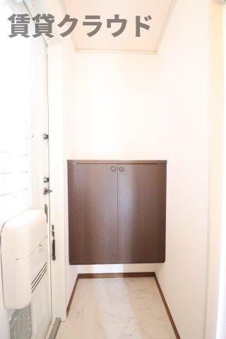 サンモールおゆみ野　Ｂの玄関|収納もある玄関です