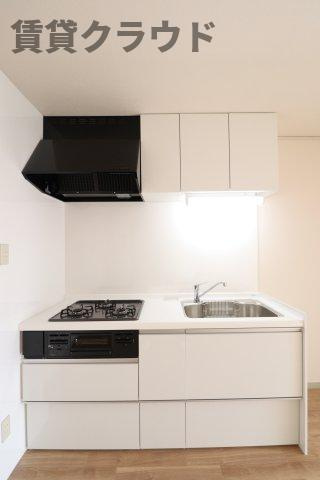 サンモールおゆみ野　Ｂのキッチン|収納スペースがあるので、散らかりやすいキッチンもスッキリ♪