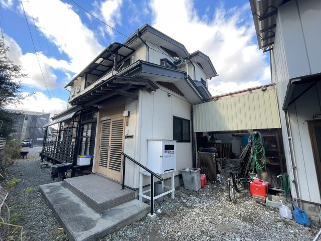 中古戸建・中古住宅　郡山市富久山町福原字水尾沢　行健小・行健中の玄関|中古戸建はすべて居室が南向きです。居住中ですが、事前ご予約にて内覧可能です！室内リフォームのご提案も可能です。