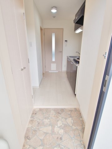 Marionette 13（元ドルチェヴィータ）の玄関