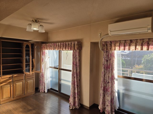 宝マンション滝ノ水第七　A棟の居間・リビング