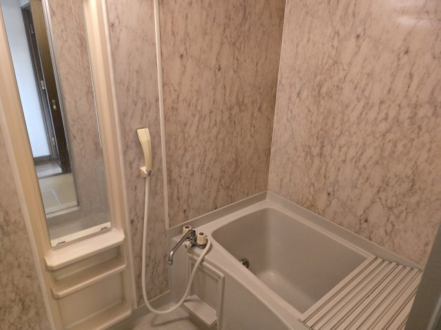 宝マンション滝ノ水第七　A棟の浴室