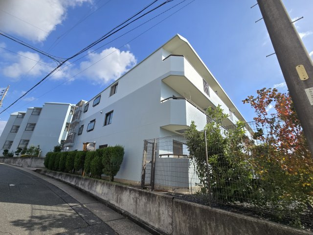 宝マンション滝ノ水第七　A棟の外観