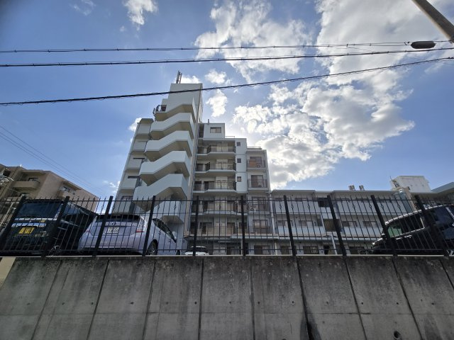 宝マンション滝ノ水第七　A棟の外観