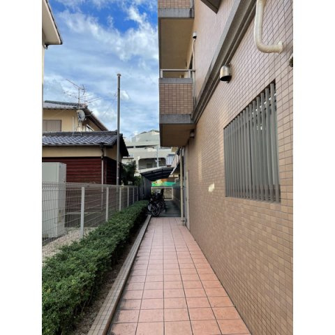 福岡市西区橋本２丁目の賃貸マンションのロビー